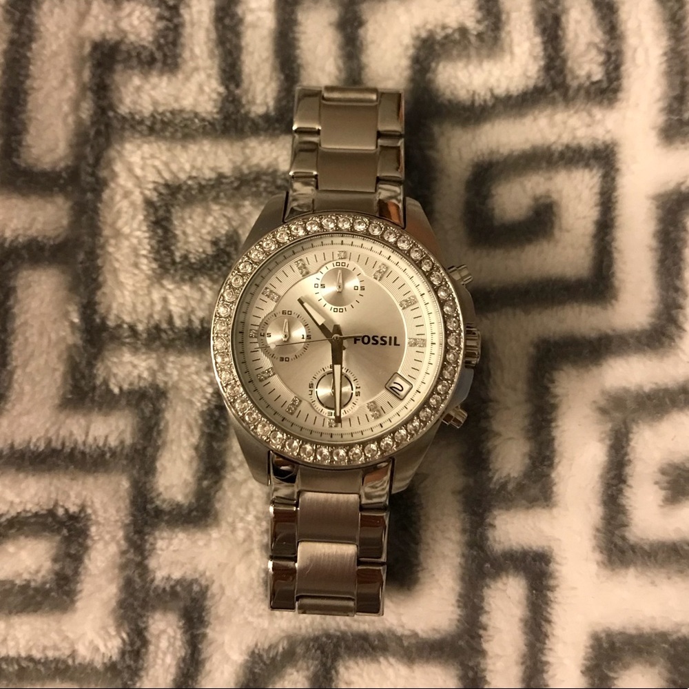 Gently Used , Beautiful Watch , needs a battery !